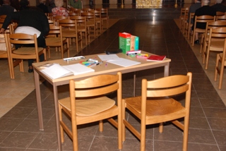 Un autre banc au plein milieu du couloir central