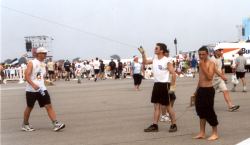 Marcio et Luis aux commandes du cerf-volant Euregio